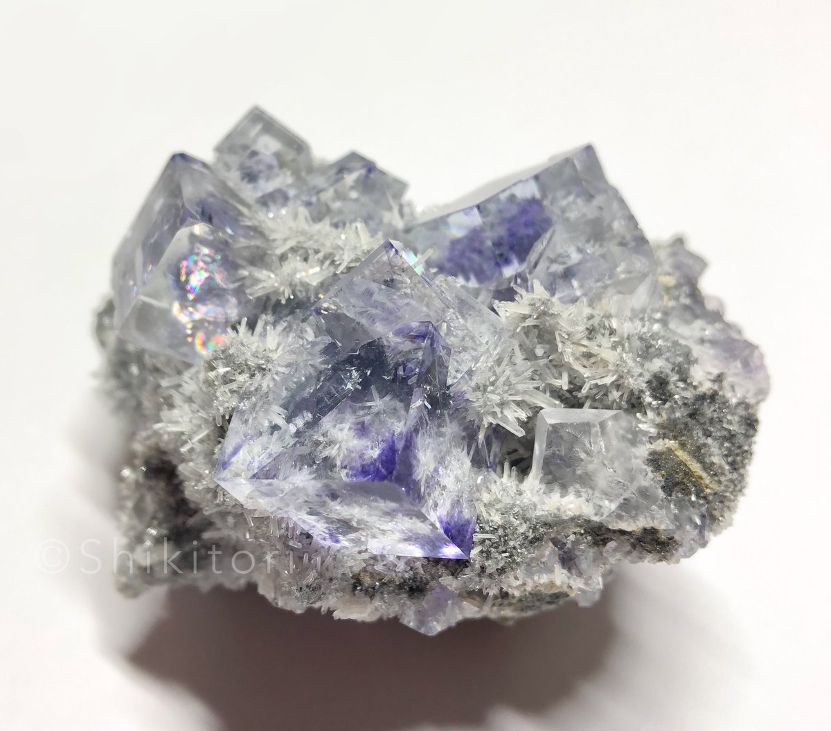 「#蛍石と水晶とっておきのフローライト 」|シキトリのイラスト