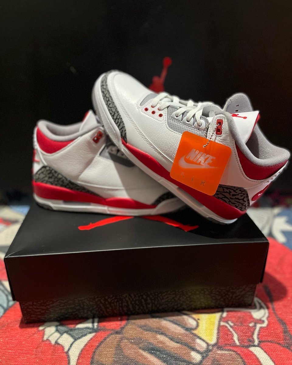 slowdowntitodam's tweet photo. Operation βNike Airβ is complete #NewPickUp #ReleaseDay #Nike #JordanBrand #NikeAir #Jordan3 #FireRed3s #WearYourKicks #YourSneakersAreDope #KOTD https://t.co/xsdXSUdMcu
