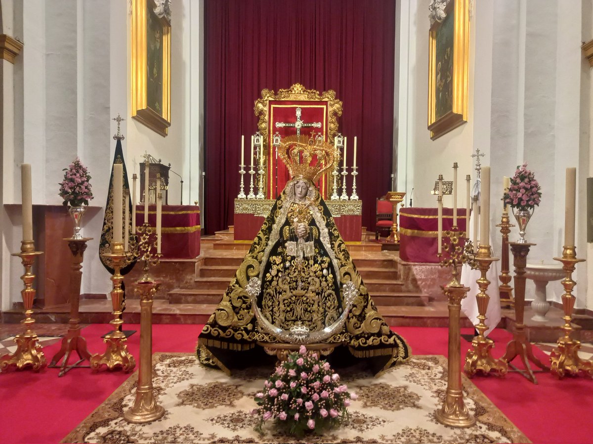 doloresdlpuente's tweet photo. Nuestra Señora de los Dolores dispuesta en el Crucero de la Parroquia de Santo Domingo, para su veneración por parte de fieles y devotos en el día de su Festividad, que culminaremos con una Solemne Eucaristía a las 20:30 h. #CofradiasMLG https://t.co/NVAMj13ASM