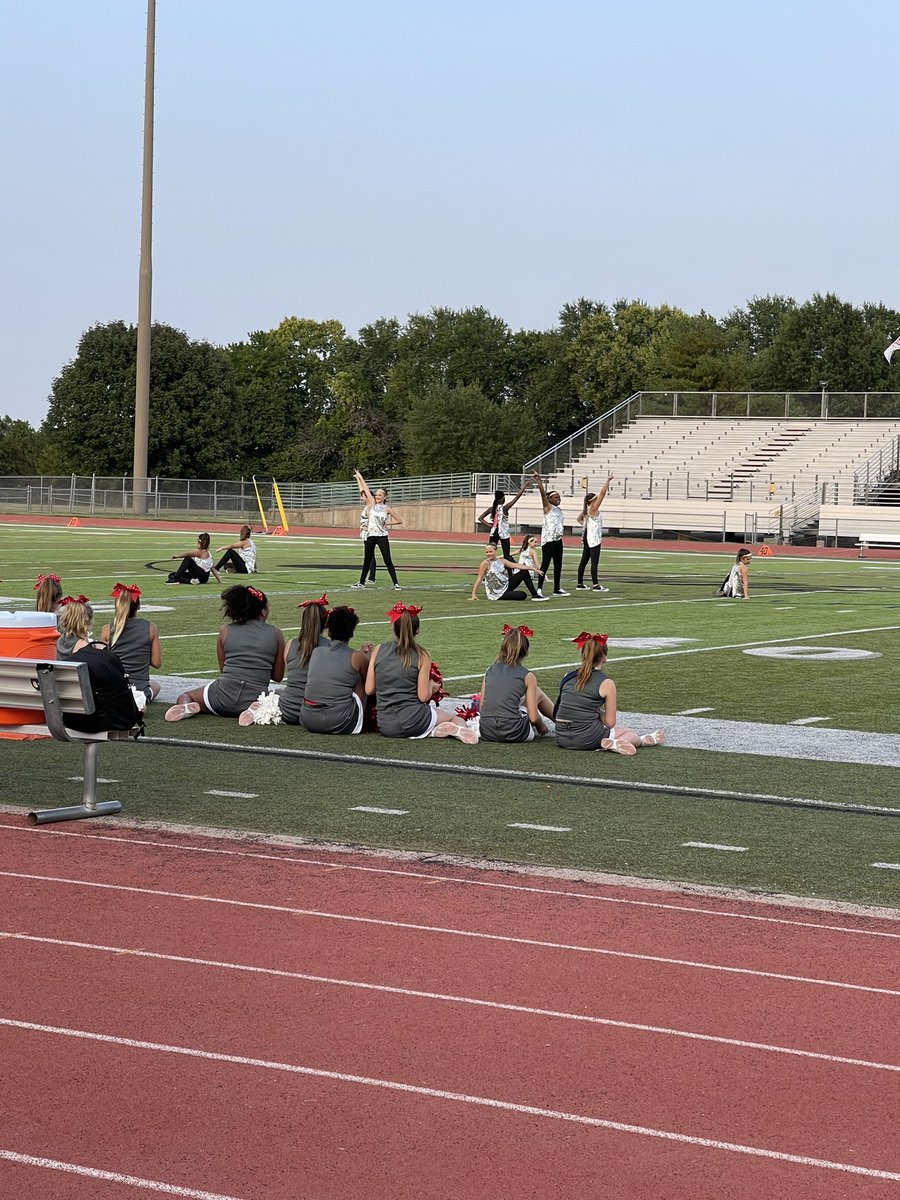 CheerSft's tweet photo. So much fun at our night game at ODAC! #proudtobesft @SftStorm @sftcyclones https://t.co/z9Y598HRIK