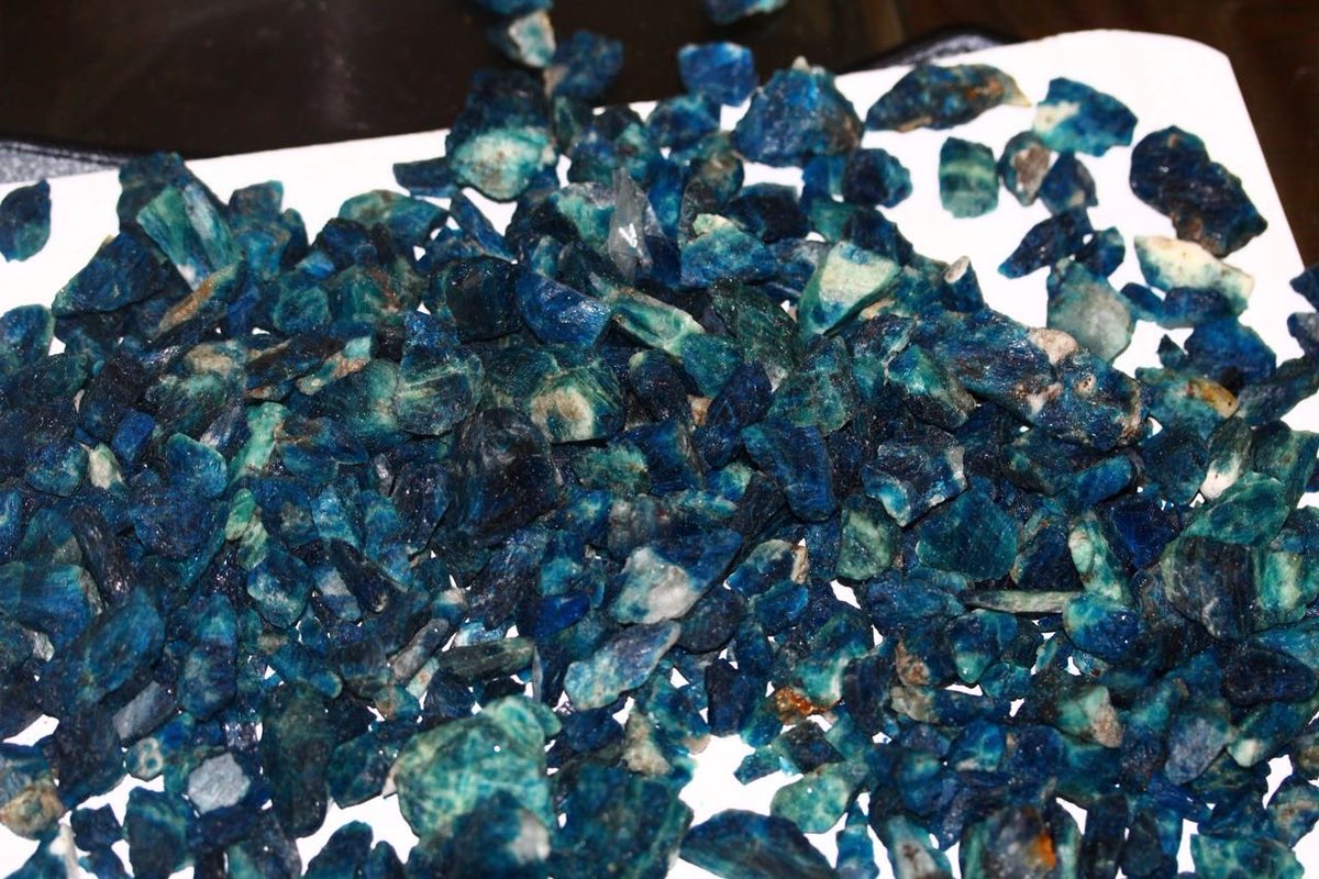 folkertreasure's tweet photo. Natural rough Afghanite available 
#gemstonesforsale #gemstonesupplier #gemsandgemology #gemsrough #minerals #mineralsforsale #minerals #gems #gemstone #specimen #afghanitegems #greengemstone   #afghanite  #crystals #bluegemstone #roughgemstone https://t.co/phPywrV7ui