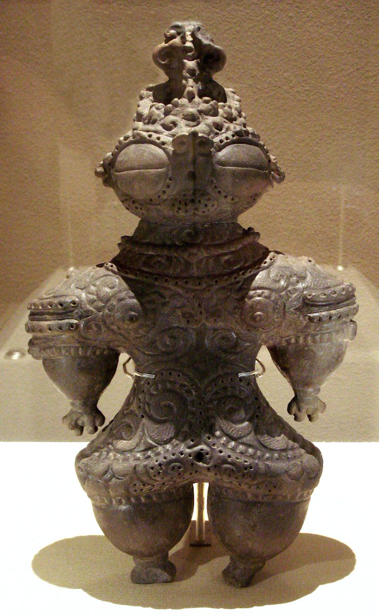 giantrobotfm's tweet photo. Fun fact: While Izuna designed Sensei and the Generalissimo, @y_uechu handled the Photon Armors in #PlanetWith. J.C.Staff requested that these robots resemble Dogū, which are animal and humanoid figurines from Japan's Jōmon period (14,000–300 BCE). https://t.co/jRE7TFGluU