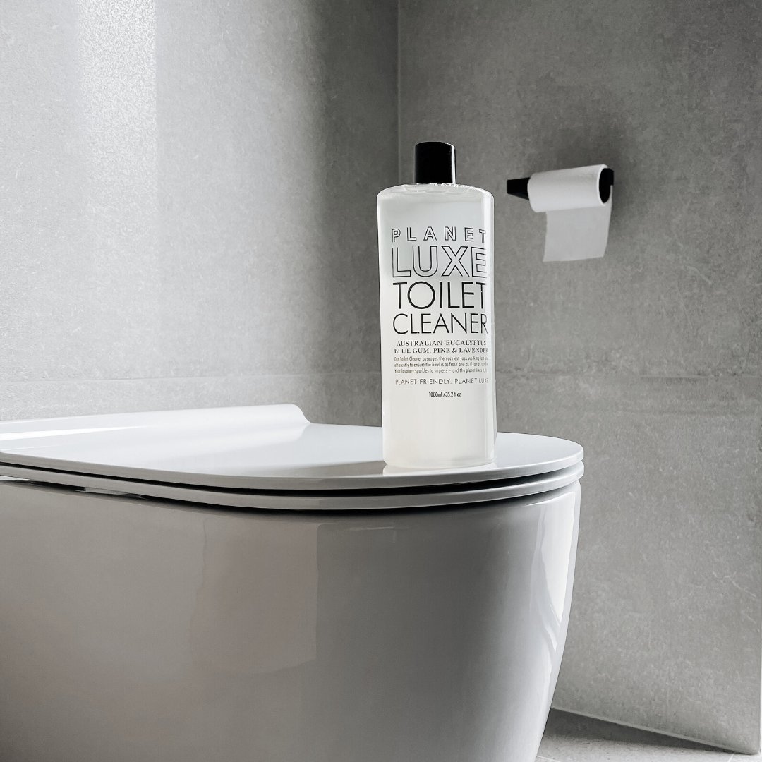 Your toilet will sparkle to impress! 
With Australian Eucalyptus Blue Gum, Pine &amp; Lavender.
.
Our Luxe Toilet cleaner contains No Ammonia. No Bleach. No Phosphates. No Nitrates. No Chlorine. No Synthetic fragrances or dyes.
The planet hums with delight! #PlanetLuxe