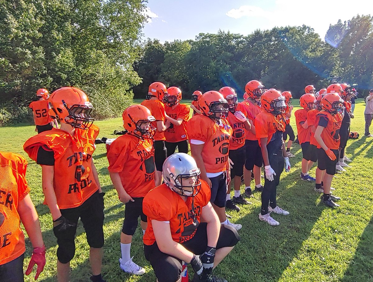 WuMSFootball's tweet photo. Season opening 28-6 win for the Woburn Middle School Varsity Team! #GoTanners https://t.co/PaDgqrKpHs