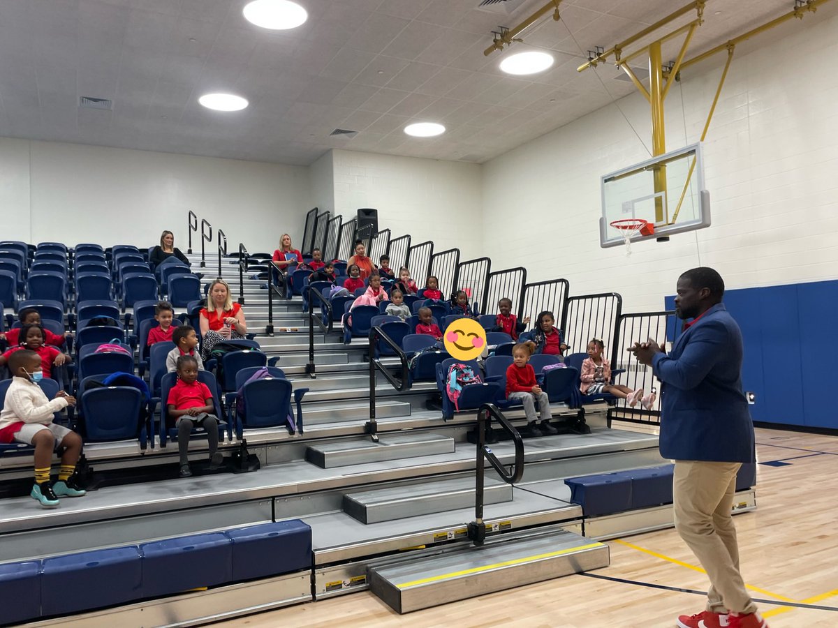 kolayokunjr's tweet photo. Our first #WaverlyWednesday where we spoke about being knights, #HabitsOfCharacter , culture, #crew and the Days of the Week. Also, meet my new buddy “Kamore.” @DrMarionWilson @CChavezD31 @CSD31SI @ELeducation @j_lamanno @LaurenR103 https://t.co/ibqC18Fk1n