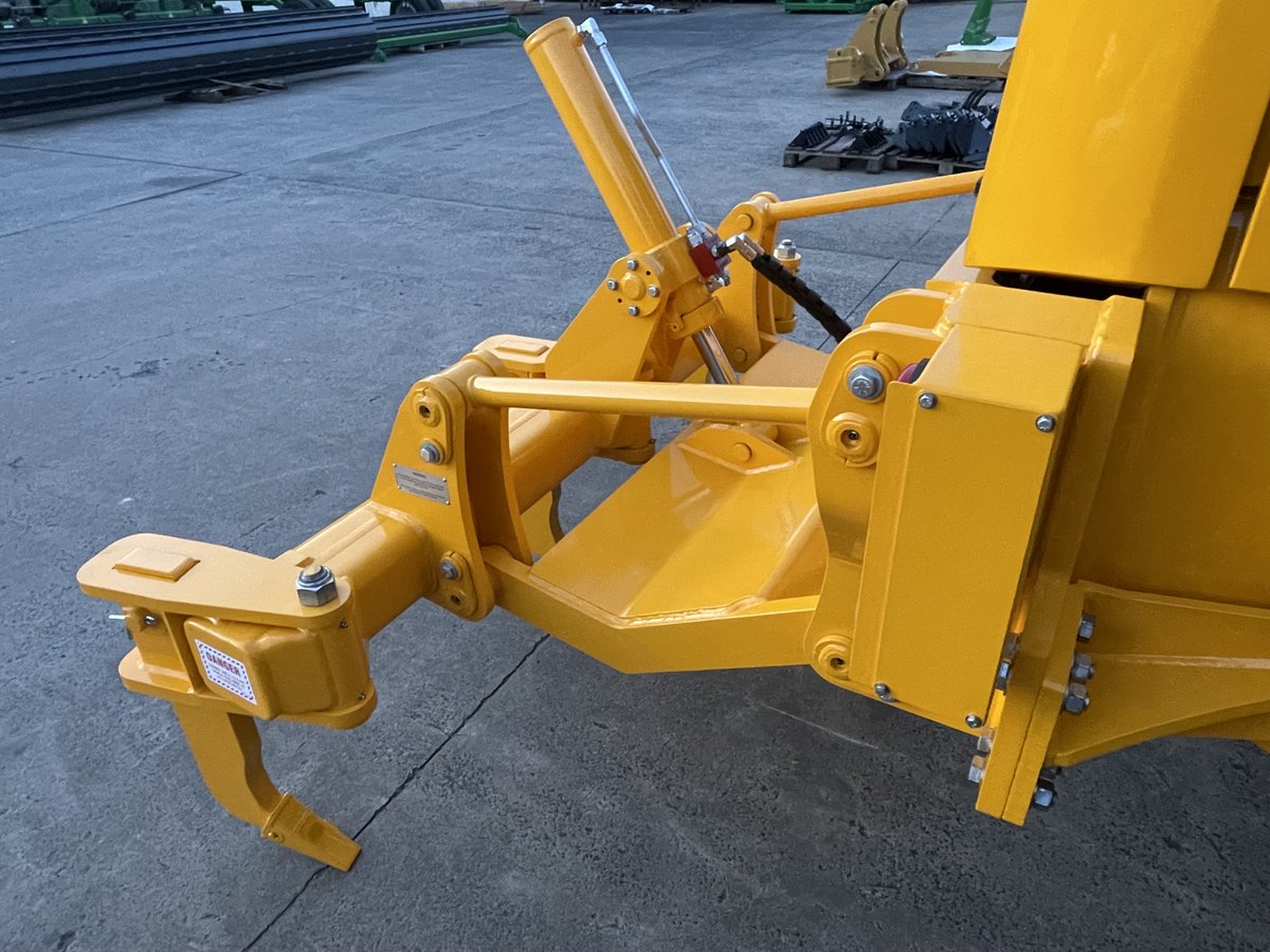 Gessner have just completed fabrication and fitting of two new LLC2 swivel tyne rippers for JCB 426 150hp wheel loaders.  We are pleased to have a new customer in Construction Equipment Australia (CEA) on board.