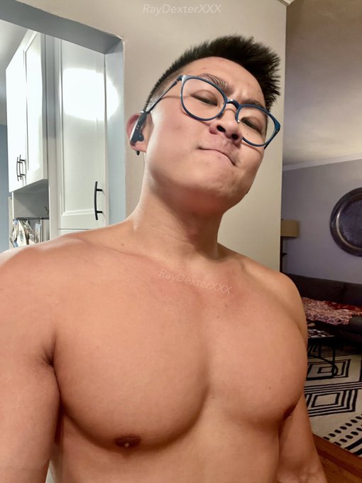 Bulking season is here&hellip; 💪🏼😈  Do you prefer zoomed in or zoomed out? 😤🤳🏼 https://t.co/ekzSuQp3Jq<a href="/tag/humpdayvibes"class="tags"><span>#humpdayvibes</span></a>