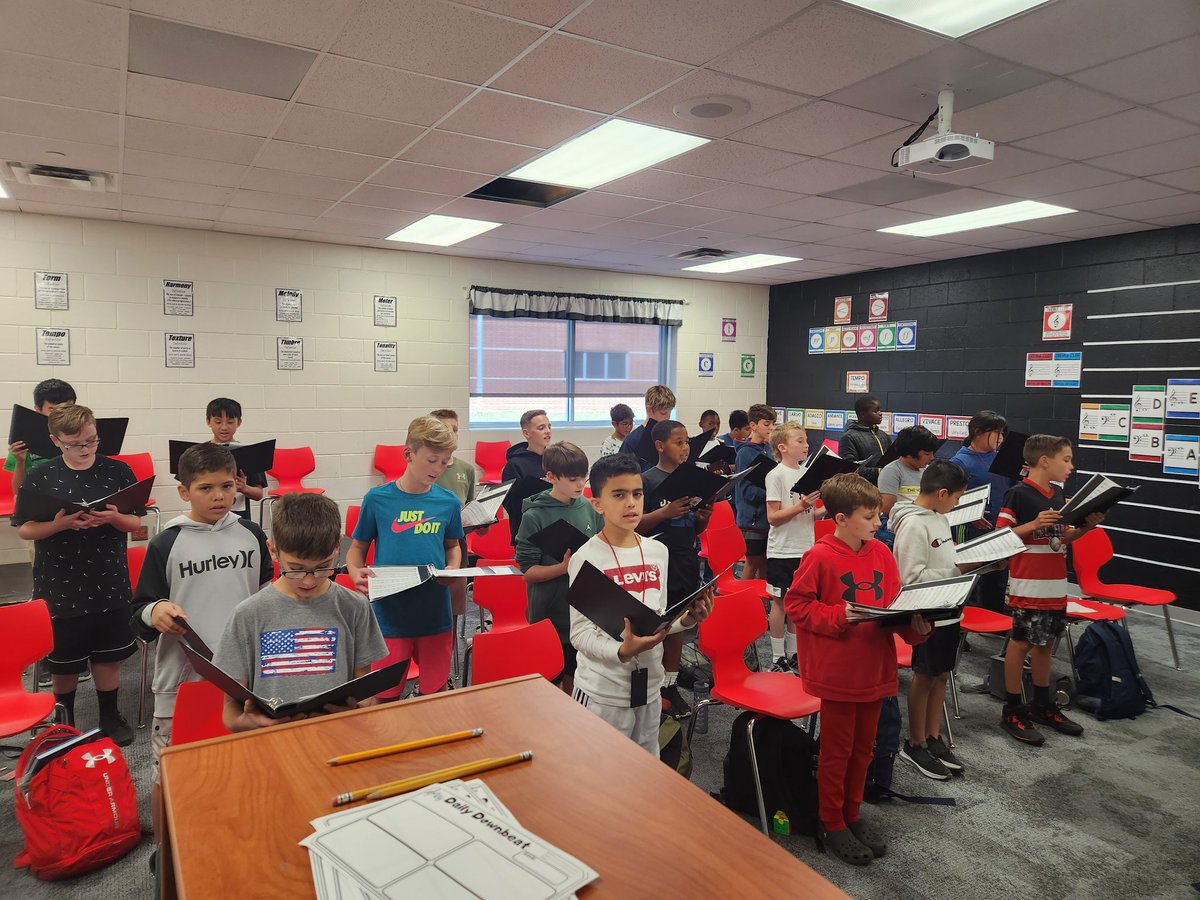 6th boys choir serenading me with their commanding and harmonious voices. #sgcWINS #mmsinspires <a href="/MelissaMSChoir/">MelissaMSChoir</a>