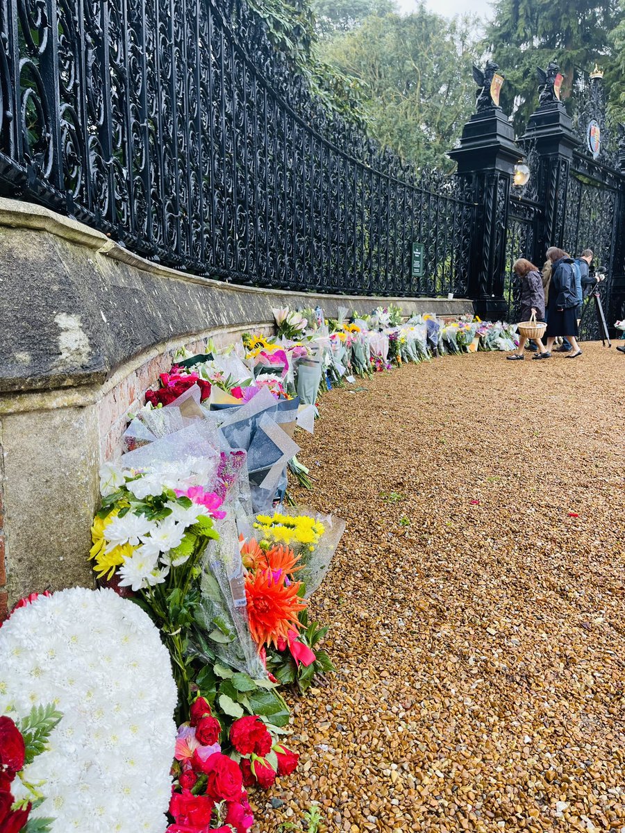 DrNdoro's tweet photo. #QueenElizabethII #sandringham #norfolk https://t.co/rYMB2D6ihw