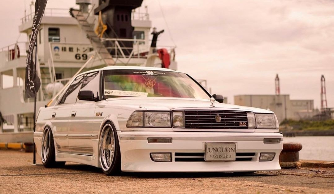 今限定！値下げ！限定モデル！JUNCTION PRODUCE V8 CROWN 𝙑𝙄𝙋 𝙎𝙏𝙔𝙇𝙀 𝘾𝘼𝙍𝙎 𝙁𝘼𝙉𝙎 | Toyota (S130) Crown