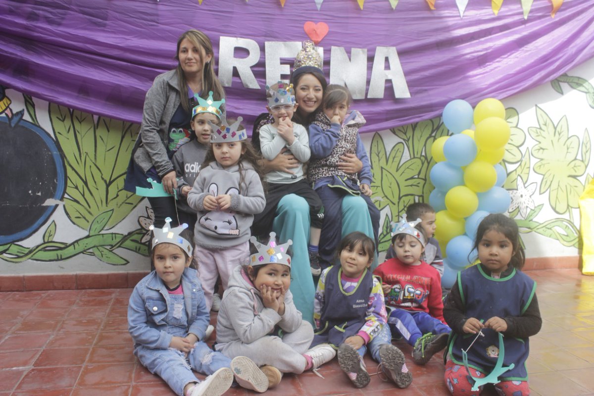 BaigorriaLuuly's tweet photo. Está semana del 05/09-09/09 vivimos la hermosa actividad "Sucedió en colores", donde junto al Circo de Getulio visitamos los Jardines maternales municipales de Godoy Cruz https://t.co/1LvR1Leipl