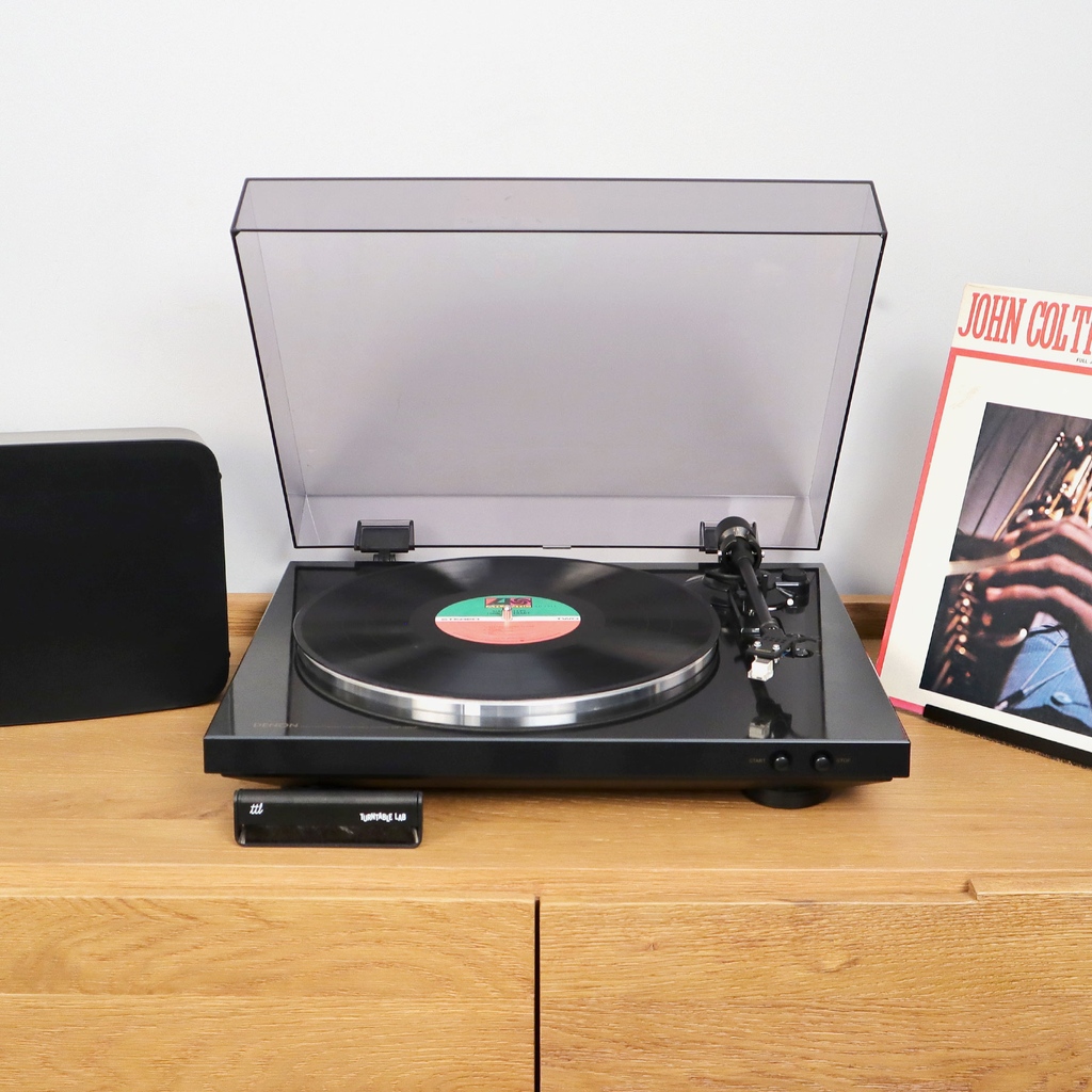 TurntableLab's tweet photo. 💥 flash sale! for a ltd time save $100 on Denon's bestselling DP-300F turntable. auto start / stop / tonearm return w/ built-in preamp, pre-mounted cartridge + removable headshell:

⫸ https://t.co/ZlOyjo0i7N

@DenonAmerica #ttlhifi #dp300f #denon https://t.co/li1JlFqFed