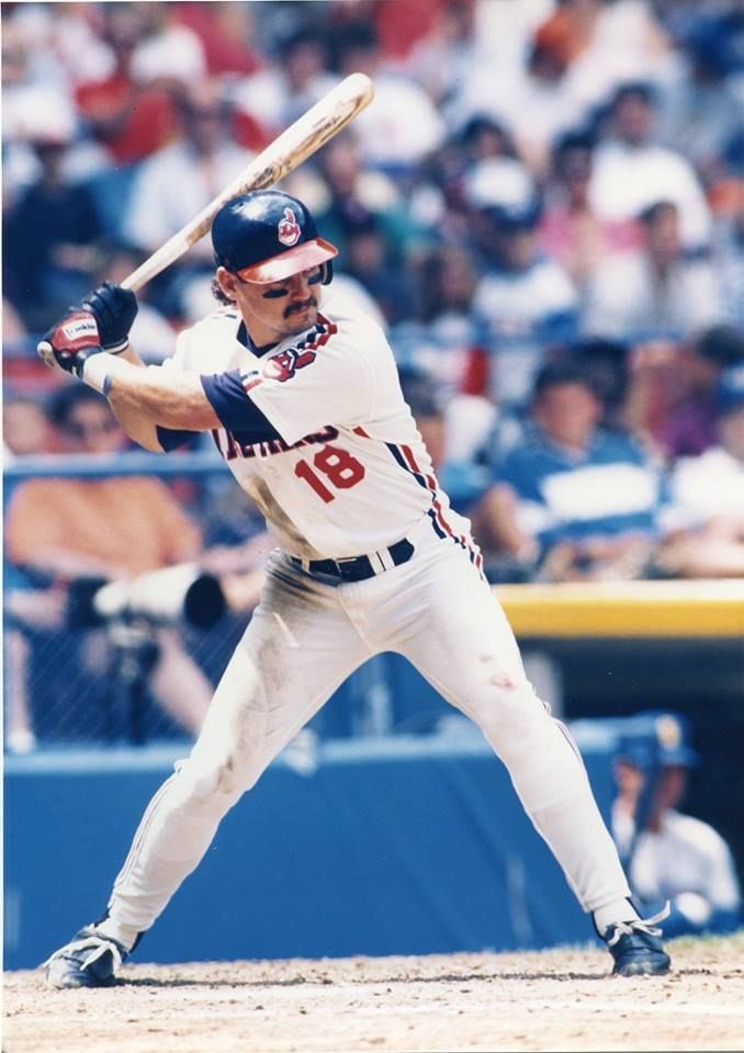 ClevelandMagic's tweet photo. José Ramirez hit a home run pitch in the 8th to sweep the Angels with a 5-3 win and extend the Guardians’ winning streak to 6 games. 

CLE  —
CWS 3.5
MIN  5.5

Magic number: 18. https://t.co/2vsvhp7Vm4