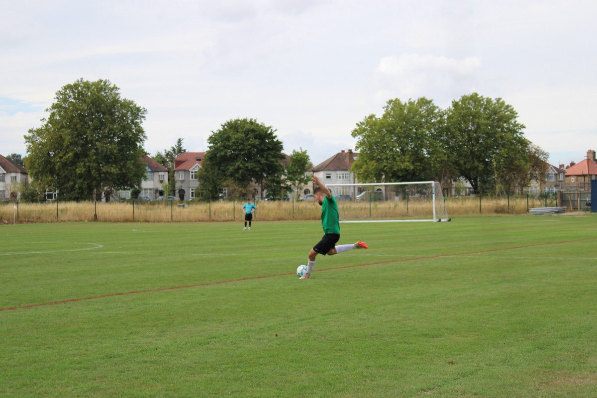 chloe_sib_'s tweet photo. @Chimaira_1s here’s the action shots from the last match! Taken on a Canon EOS 2000D. https://t.co/z0gbfeCNl1