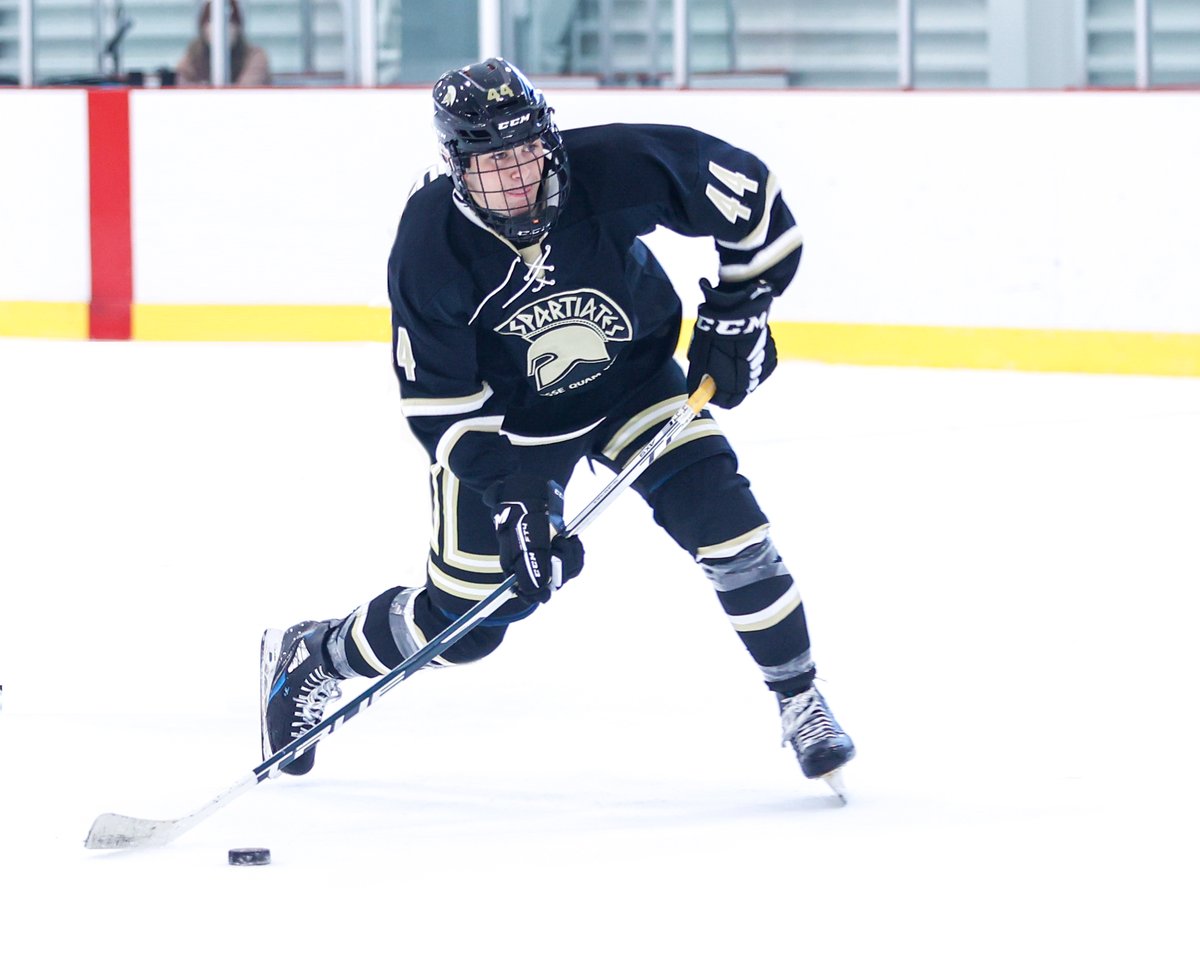 Ne manquez pas le match inaugural de la toute première équipe de hockey des Spartiates ce vendredi 16 septembre dès 19 h 🏒 L’équipe affrontera les Dynamiques du Collège Brébeuf à l’aréna Camillien-Houde. Achetez vos billets → bit.ly/3qC5XWz