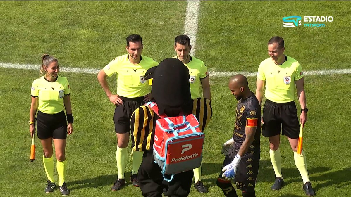 Out of Context Unión Española tweet media