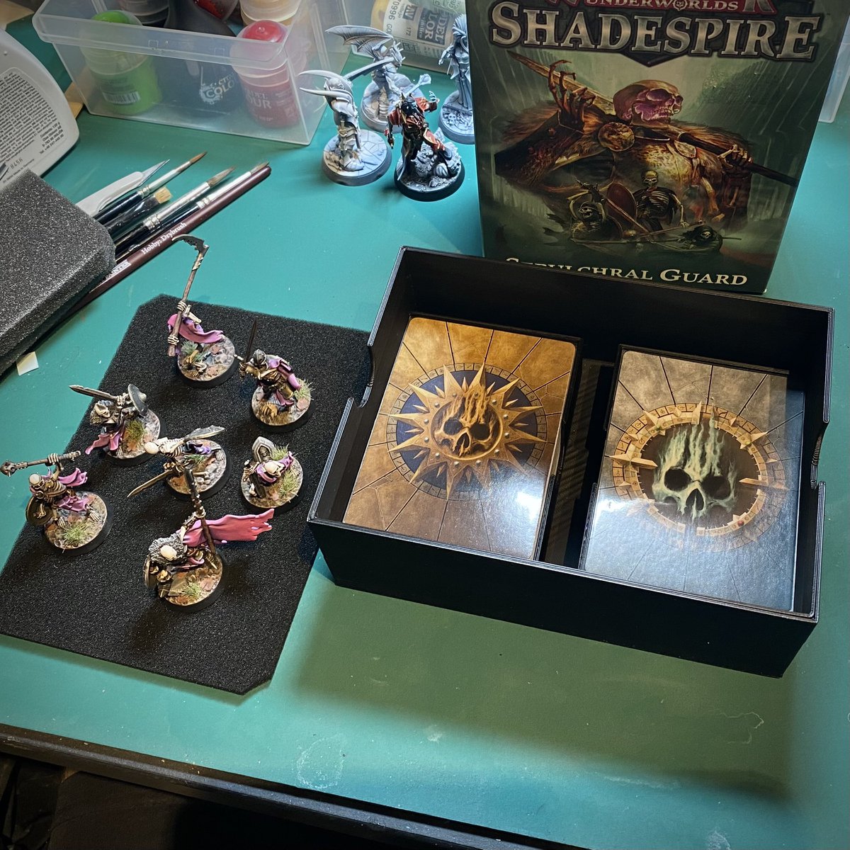 Designed and 3d printed a container to hold my Warhammer Underworlds Sepulchar Guard crew and cards. Fits nicely into the original box. 

#warhammer #warhammerfantasy #warhammerunderworlds #warhammercommunity #shadespire