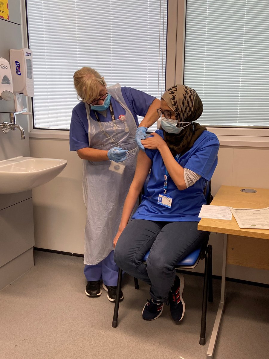 LancsHospHandWB's tweet photo. After a busy few days preparing, our #wintervaccination campaign for colleagues @LancsHospitals went live today. Here are some of our first customers protecting themselves &amp; our patients from the Covid &amp; flu viruses 🩼 https://t.co/GimQjpIRE8