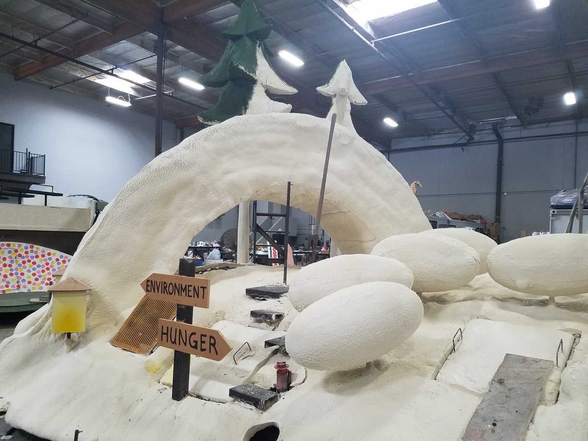 LionsFloat's tweet image. The @lionsclubs float is really starting to take shape (literally). The first layers of foam are on, next sculpting and painting. #lionsclub #lionsfloat #roseparade