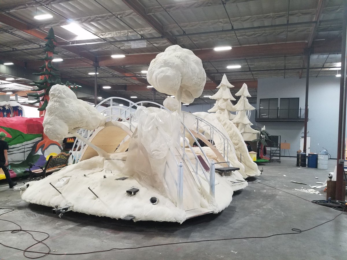 The <a href="/lionsclubs/">Lions International</a> float is really starting to take shape (literally). The first layers of foam are on, next sculpting and painting. #lionsclub #lionsfloat #roseparade