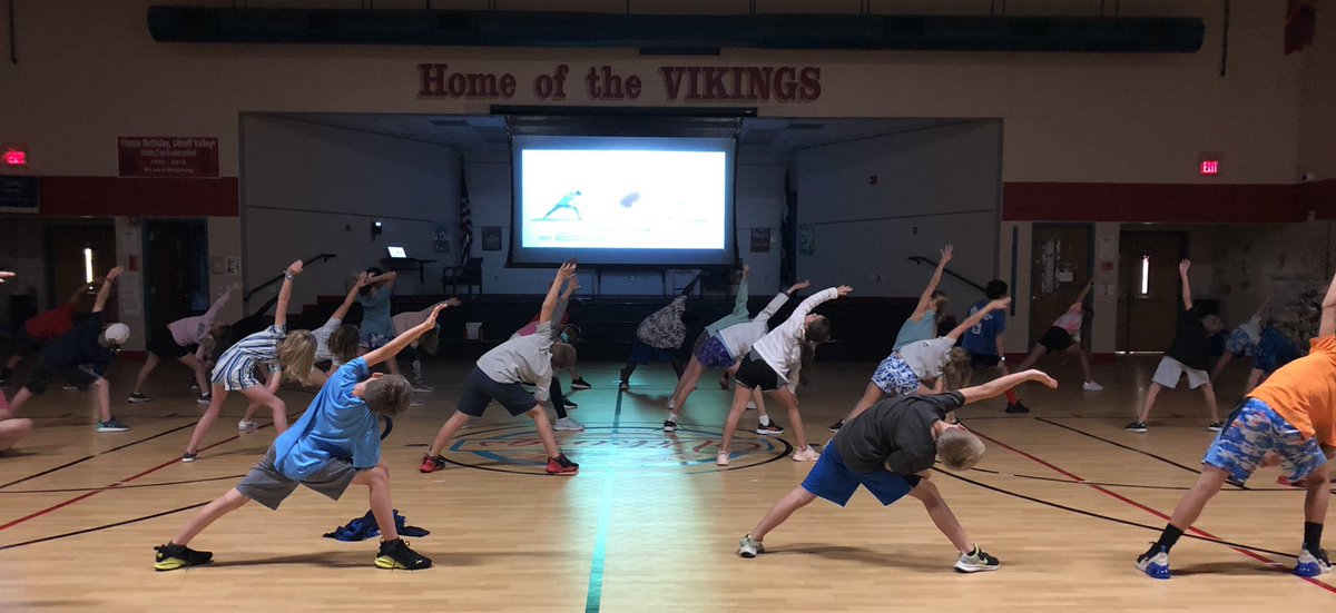 UVPE1's tweet photo. 4th Grade Yoga! https://t.co/SgrZZ2cwSX