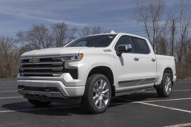 DougSmithChevy's tweet image. The new 2022 Silverado tells the world your story, and it begins as soon as you take the wheel. From off-road adventures in the first-ever Silverado ZR2 to just navigating the city, this truck has the strength to take on what’s next.

#dougsmith #chevy