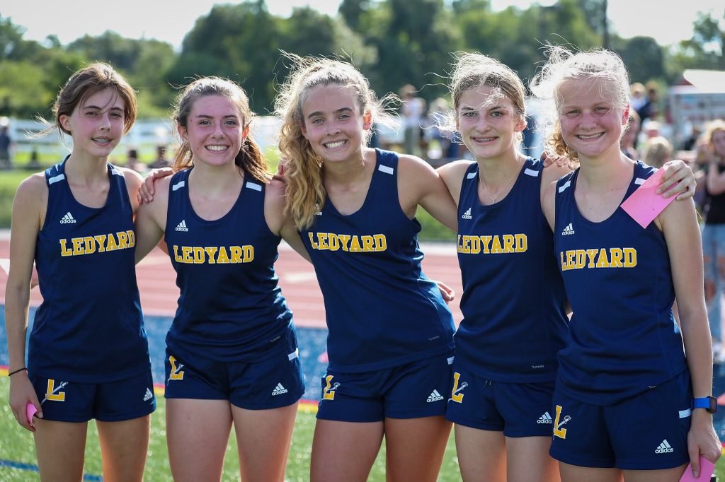 ledyardsports's tweet photo. Kate Littler (1st overall) and the Colonels XC team are all smiles after taking the top 5 spots in wins over Fitch &amp; Bacon Academy today #LHScolonelpride ⁦@GoECCAthletics⁩ ⁦@TheDayCTsports⁩ ⁦@GameTimeCT⁩ #ctgxc https://t.co/ivgzFOgBuy