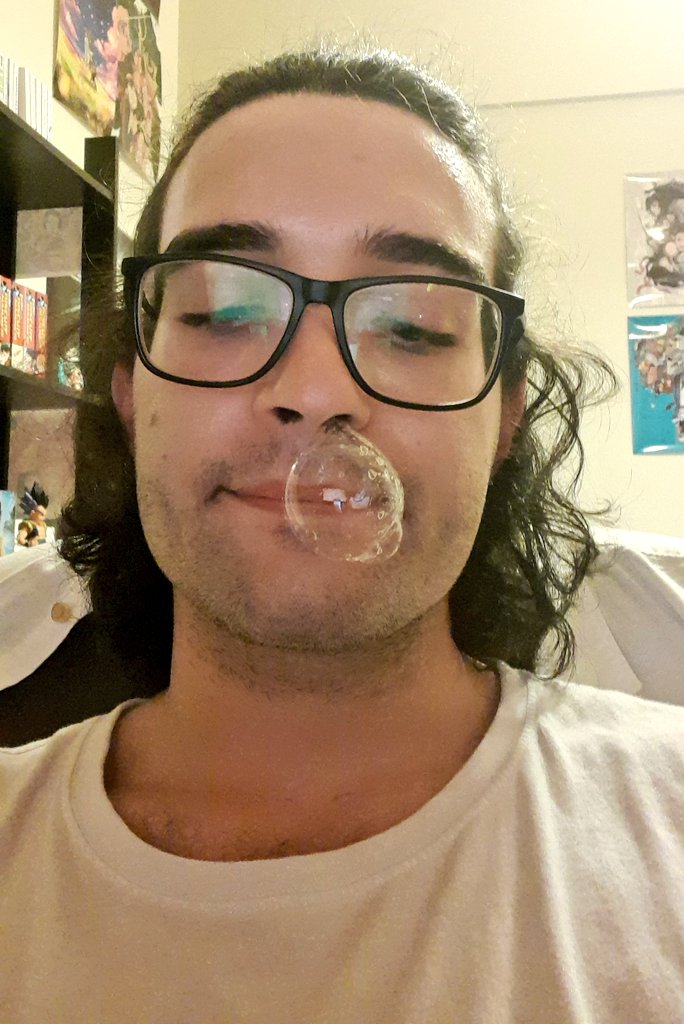 NostalgikAnime's tweet photo. There are all sorts of talents.

This is mine.

I'm THIS close to making a Luffy cosplay!

What's your talent,
You weebs?

#snotball #snot #talent #talented #anitwt #animetwt #anime #luffy #onepiece #snotbubble #monkeydluffy https://t.co/JJ6D8AikyS