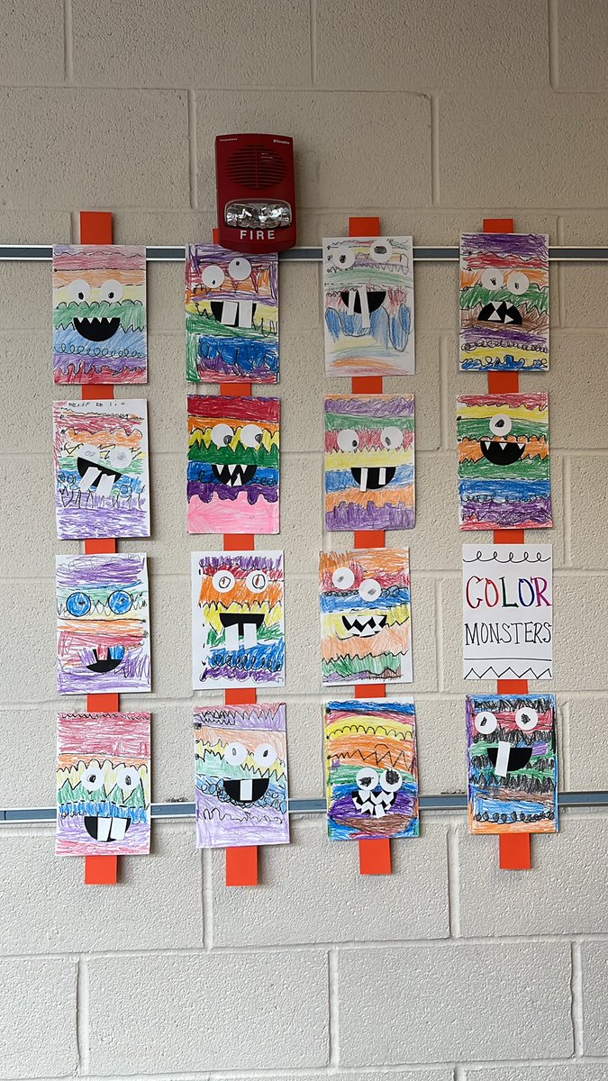 MrsPetrash166's tweet photo. I got to teach ART today❤️ https://t.co/4WzIY5C55f