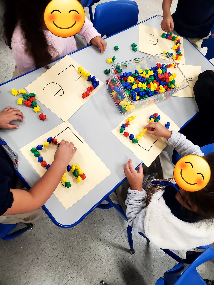 gabimsolis's tweet photo. Week 4 in PreK and students are settling into routines! It is so exciting to have the opportunity to support @ScarboroughElem ❤️ #DreamJob https://t.co/O9sGh5wf0d