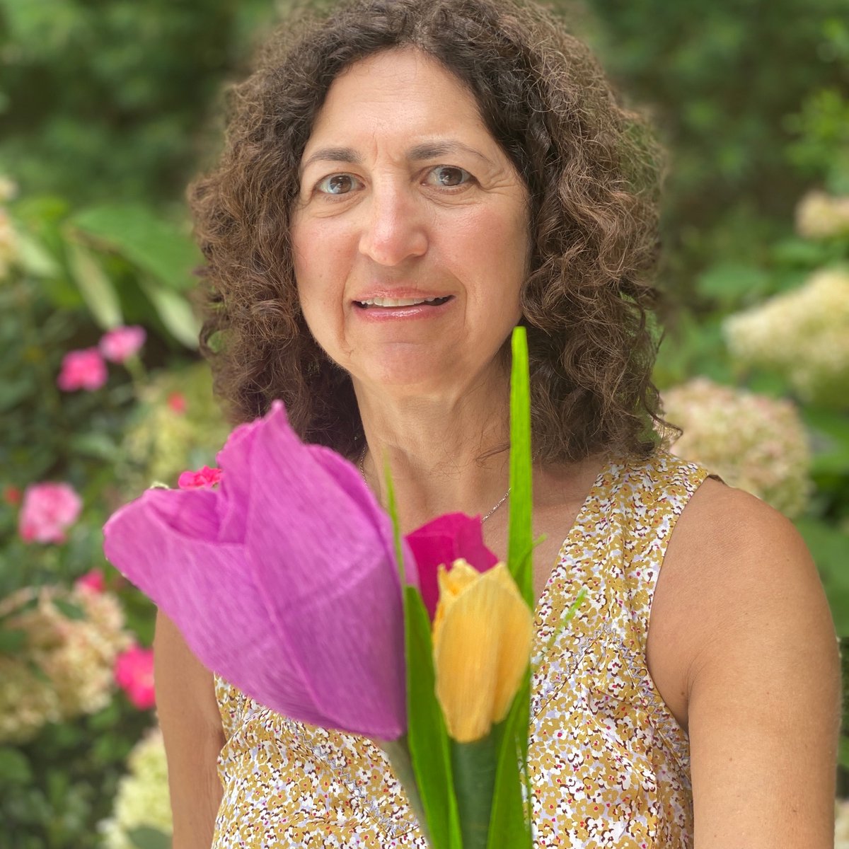 WorldPDCongress's tweet photo. Thank you @MiriambramBram from the USA for sharing your photo with the #ParkinsonTulipProject 🌷All photos will be displayed at #wpc2023 in Barcelona, Spain. Share: https://t.co/eaRx5vsGG7
Thank you to @Supernus_Pharma for making the Parkinson Tulip Project possible. 
#parkinsons https://t.co/bUy3EBTS2l