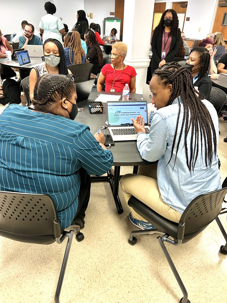 DrRLDavis's tweet photo. The Blended Learning Team can be seen engaging teacher leaders to bridge the work with central office and schools. We are training Digital Learning Ambassadors to move digital learning from COMPLIANCE to COMMITMENT for deeper student engagement! @SCSExecScott @SCSK12Unified https://t.co/mnVZLMzR3h
