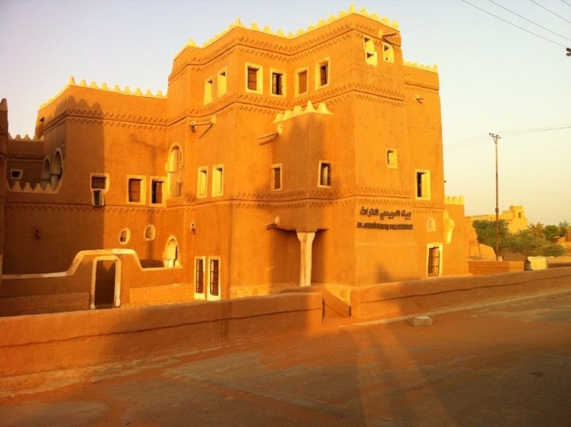 almojwel's tweet photo. @Ithra شقراء أنت لنا في الوشم إثراء 
وفي ثراك نطقنا الشين والراء
أما المعالم لم نحص معالمها
لعلها مع قدوم البرد إغراء https://t.co/s4nueSCMwT