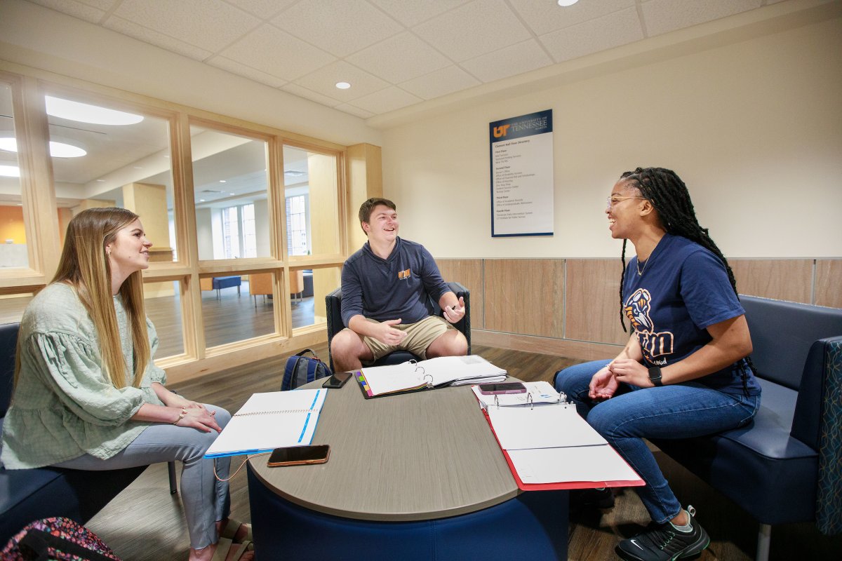 utmartin's tweet image. UT Martin fall enrollment increases; U.S. News rankings rise in three categories! Read more at utm.edu/news/2022/09/1…. #beUTMproud