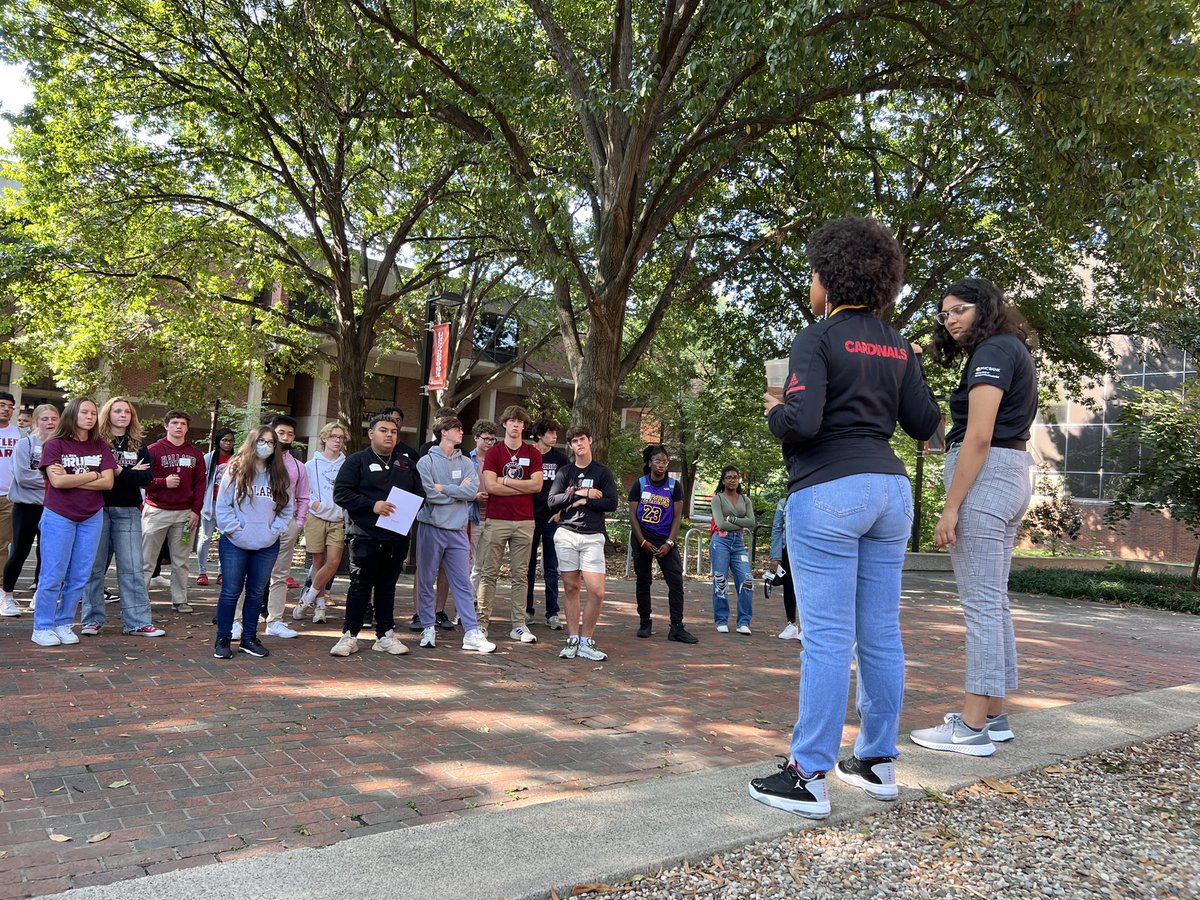 Ballard_AofL's tweet photo. Big thanks to @UofLbiz and the @uofl_cbabiz for hosting us and other JCPS schools today! The Ballard #Bruins had a great time touring campus and meeting with their mentors. #BusinessServicesAcademy @bruinfbla @Bruin_Principal @AcademiesofLou @JCPSDirectorAoL @JCPS_CTE https://t.co/V2AYrCFbf8
