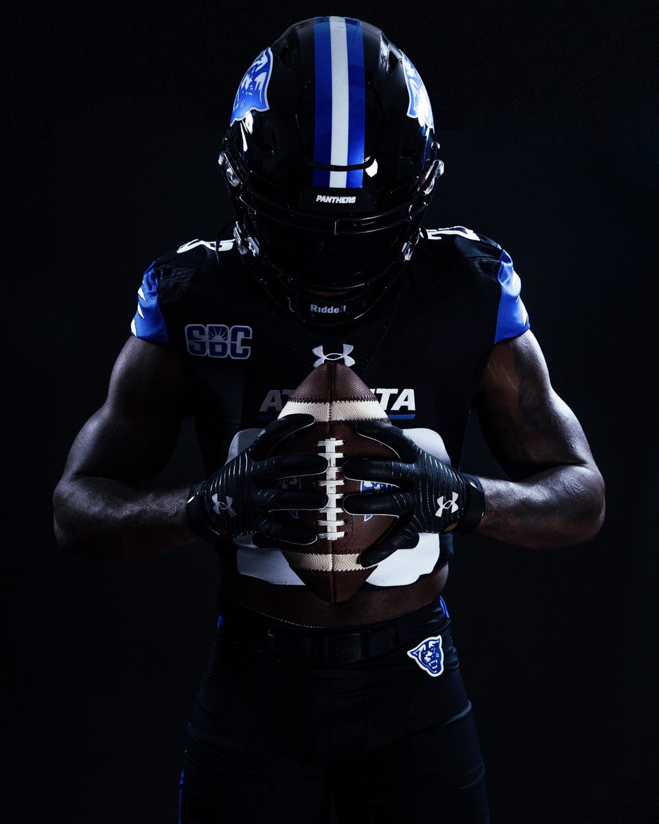 Georgia State’s all-black unis reppin’ the ATL are clean 🥶

(📸 <a href="/GeorgiaStateFB/">GSU Football</a>)