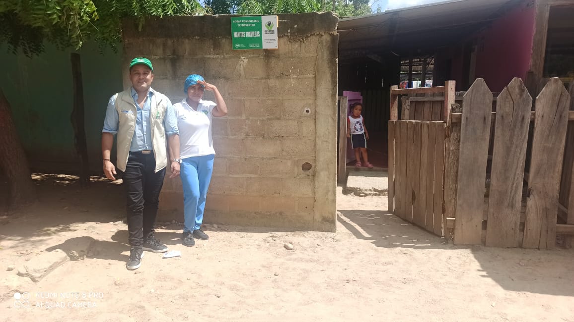 CastillaGab's tweet photo. Hoy, realizamos visita de verificación de atención al Hogar Comunitario de Bienestar: Manitas Creativas, ubicado en #Astrea, #Cesar. Además, se brindó acompañamiento psicosocial a familias y orientaciones a líderes comunitarios en iniciativas de este tipo. 
@ICBFColombia https://t.co/SsiSaMgzky