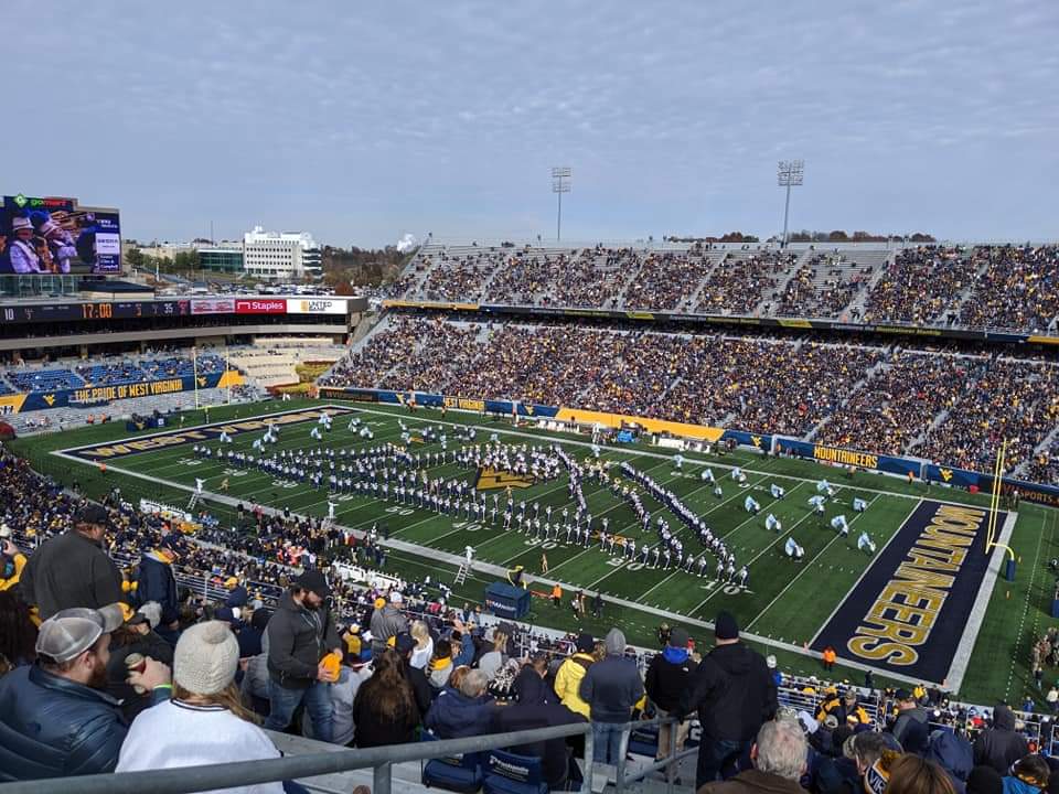 rileyrou78's tweet photo. @WestVirginiaU Watching the pride of West Virginia perform! #WVUMND https://t.co/mMfP0j0HR4