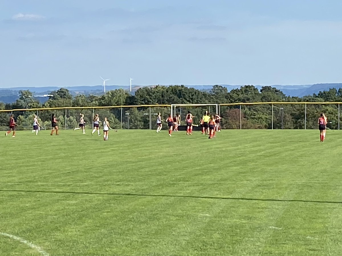 What We Do Wednesday Bonus! Watching our JH Field Hockey team earn their second victory of the week!! GREAT day to be a Knight! #WhatWeDoWednesdayEYMS <a href="/EasternYorkSD/">Eastern York </a>