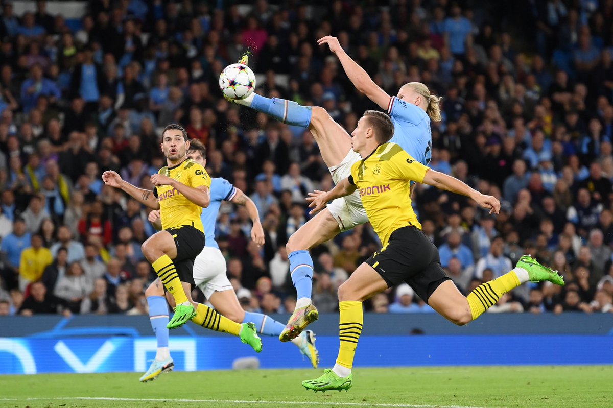 FabrizioRomano's tweet photo. 26 goals in 21 Champions League games. Oh, and what a goal guys. Erling Haaland. 🤖🏆🇳🇴 #UCL

…and he already scored 13 goals as Man City player in one month. https://t.co/hNZXtnjehq