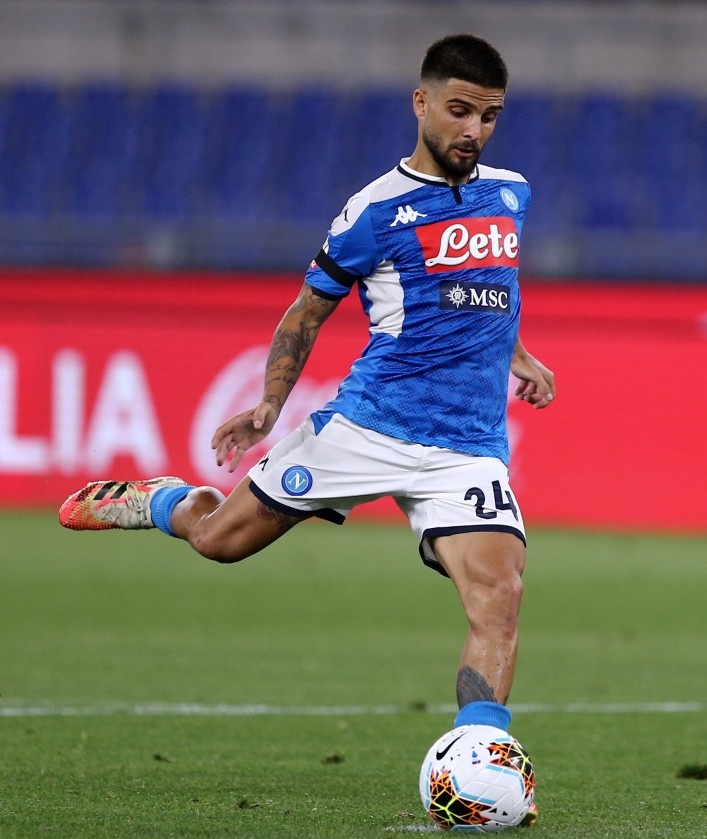 Marina__b__'s tweet photo. "Non trovi strano?".                "Cosa?"
"Sentirsi davvero..."               "...simili"
#RangersNapoli #SSCNapoli #Politano #Zielinski #rigore #Insigne #ChampionsLeague @sscnapoli @sscnapoliES @MPolitano16 https://t.co/1kRtiNmvCq