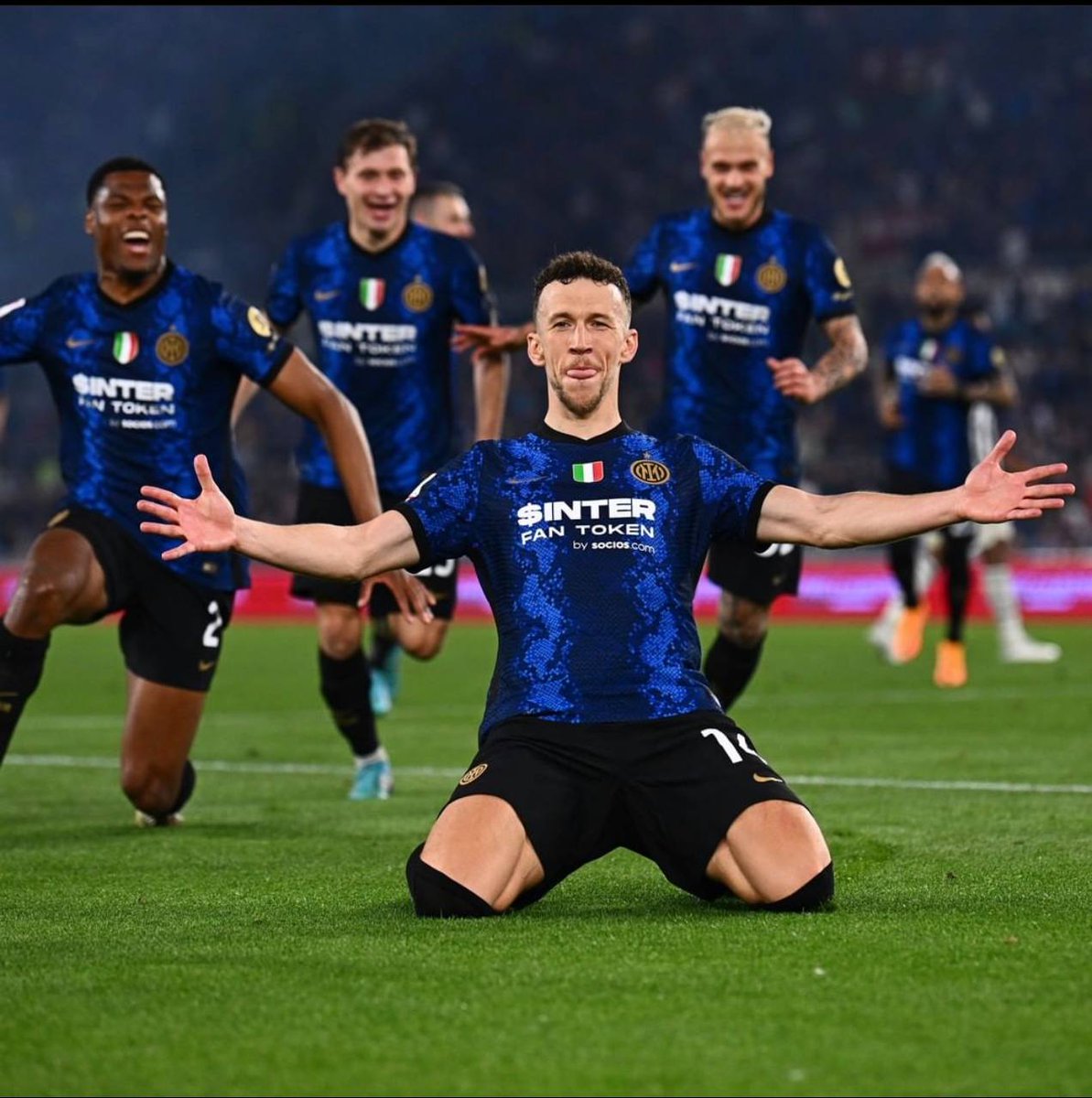 GODhosein's tweet photo. @InterMilanFRA 14 https://t.co/lirsGfVvKm