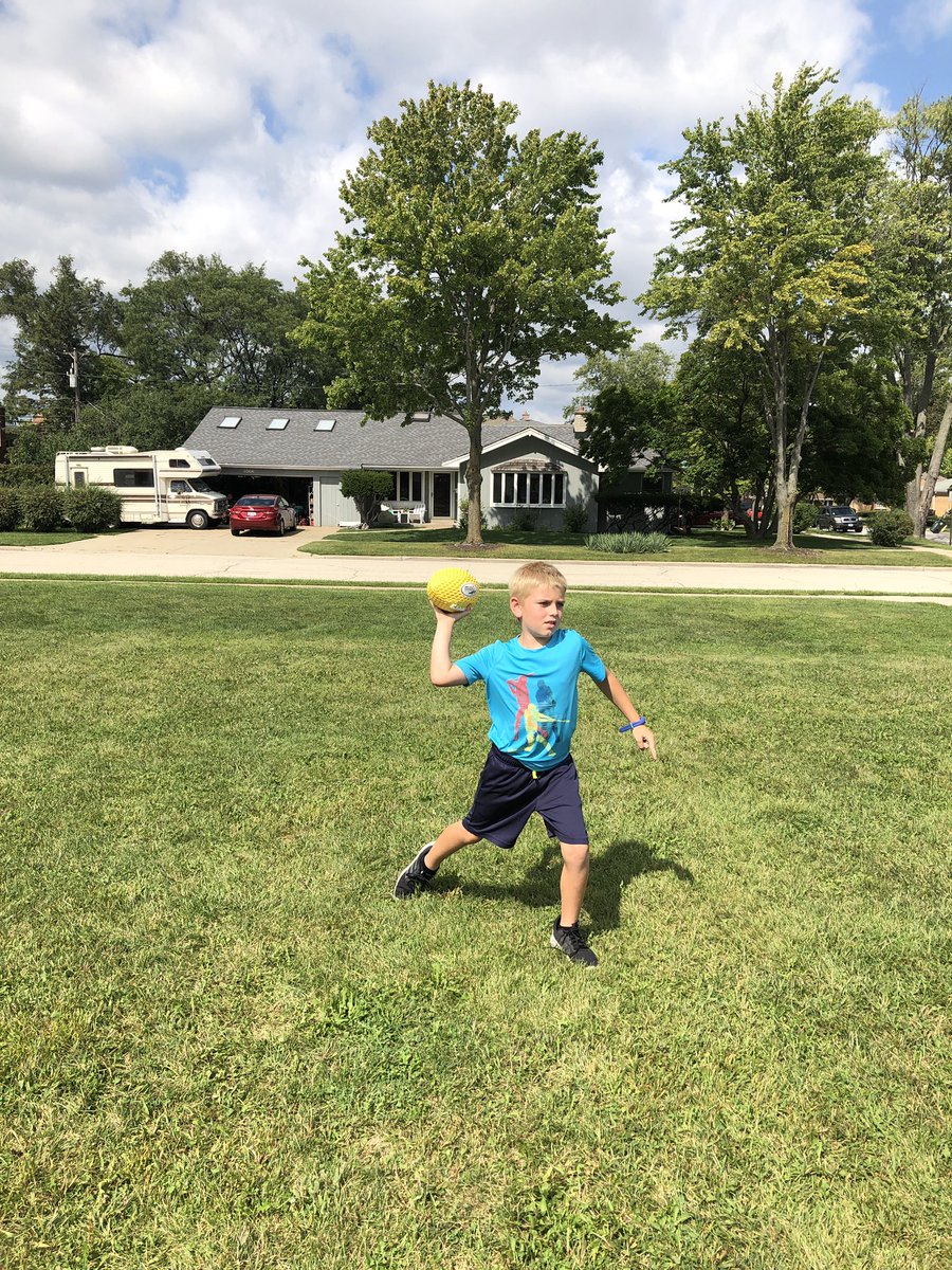 MrsGrossoPE's tweet photo. Its Football time with of course a nice stretch as always #d64engaged @CarpenterD64 #d64pe https://t.co/p2CJIN4tCD
