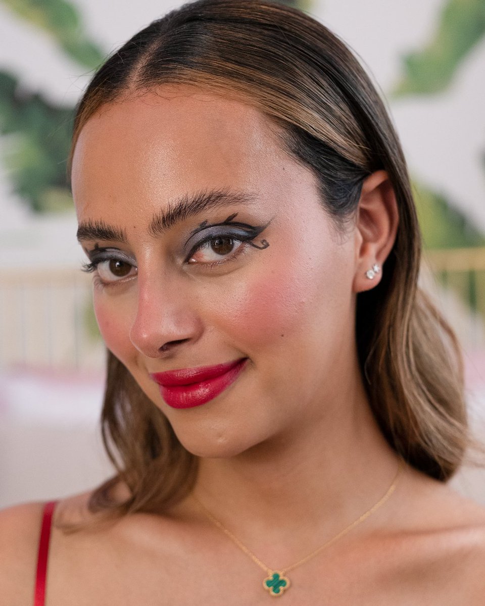 Bold, brave beauty–brought to you by Emira D’spain in a #MetaverseLikeUs. Don’t miss your last chance to catch all three drops of our first #metaverse makeup collection! Clinique.com/metaverselikeus