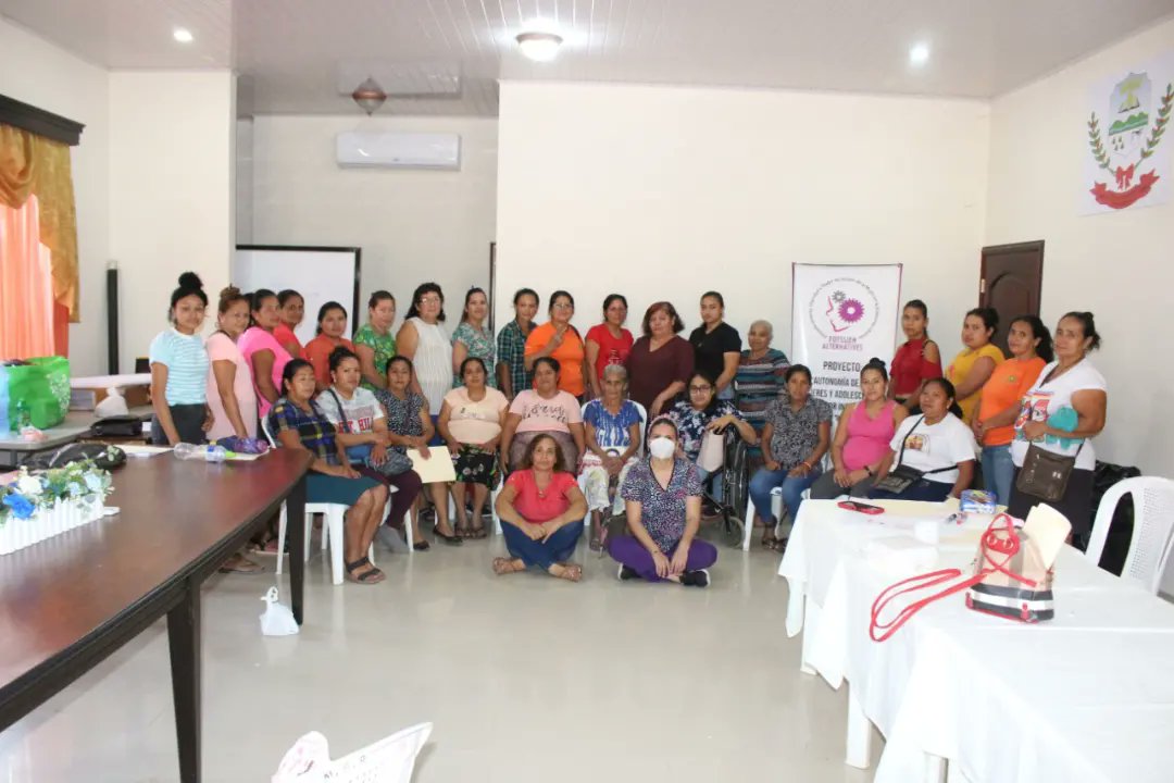 fotssieh's tweet photo. FOTSSIEH.En el marco del proyecto"Autonomía de las Mujeres y Adolescentes del Sector Social e Informal de la Economía de Honduras,ejecutado con ALTERNATIVES con el apoyo del gobierno de https://t.co/TJCkjW99n7 realizó el día 08 de septiembre  la capacitación sobre "Salud Sexual. https://t.co/dKUuncCBuD