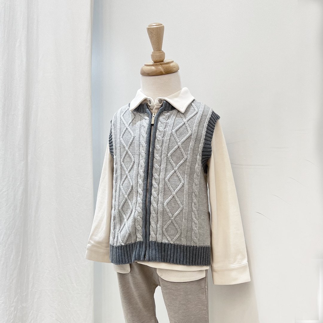 Blaraorganic's tweet photo. Autumn is here! Check out this New Arrival look @ https://t.co/nSNPdyAc8t!
Our products are all naturally plant dyed without adding any harmful chemicals, we are here to make sure your baby is warm, safe, and comfortable.
#kidsclothes #kidsclothing #kidsvest #naturallydyed https://t.co/xN3C9gjKJM