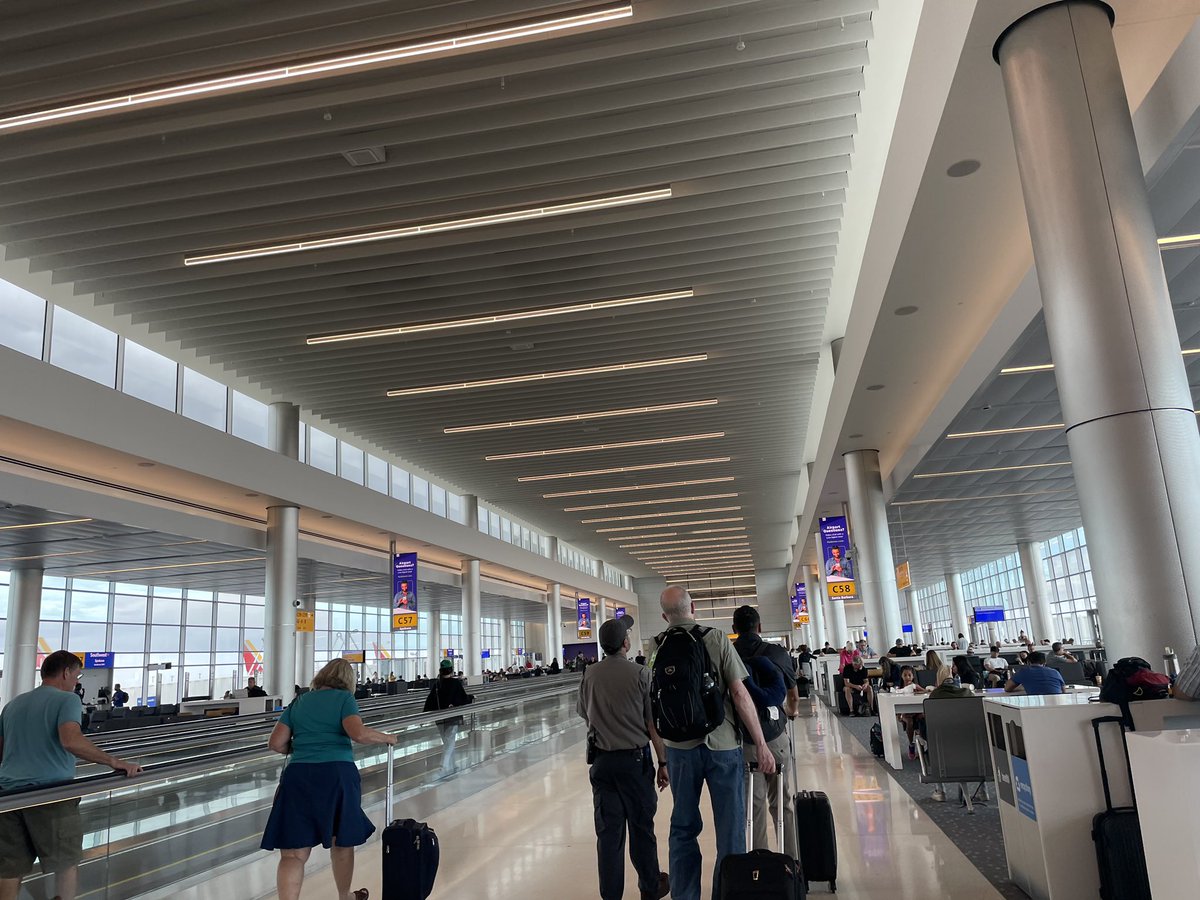 Atlas_IED's tweet photo. Denver International Airport uses GLOBALCOM and AtlasIED speakers in the new C Concourse. Thank you @DENAirport ! #AtlasIEDinthewild #masscomms #airportbusiness #PaxEx ๐ฏ๐๐ปโ๏ธ https://t.co/71VEqnW0tG