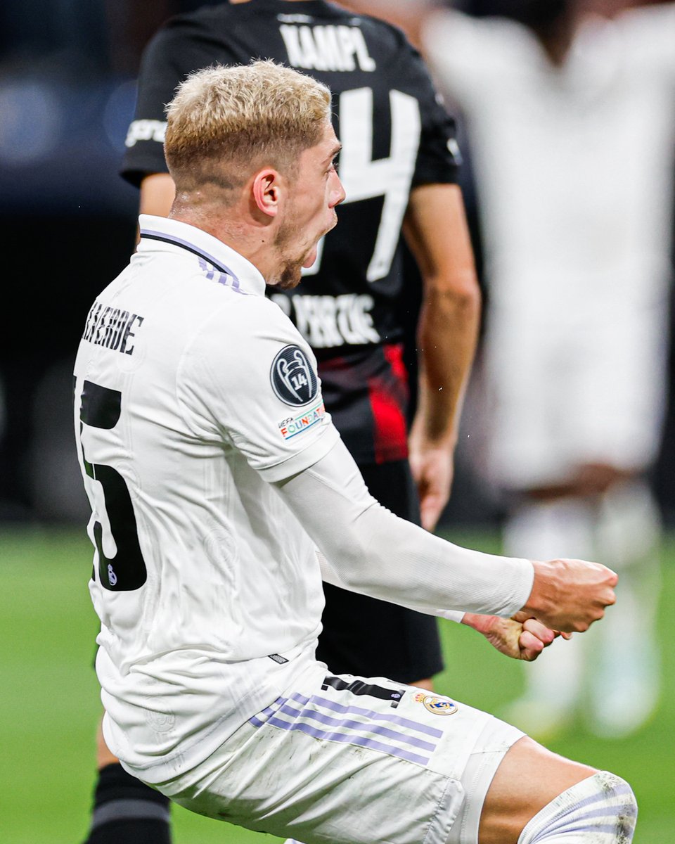 realmadrid's tweet photo. ✨ ¡¡¡Volvieron las noches mágicas al Santiago Bernabéu!!! https://t.co/lI0JIWWSS4