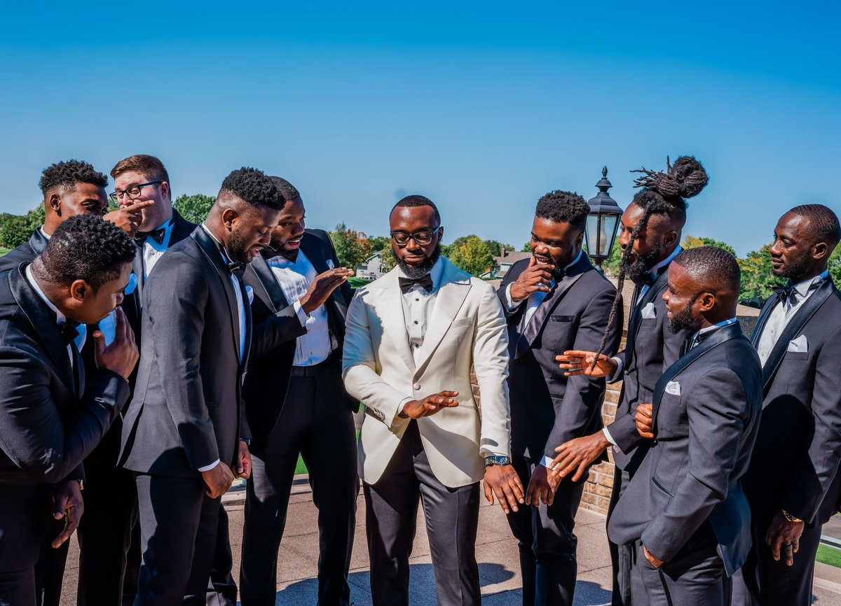 EDormoh_2's tweet photo. Brothers For Life🤞🏾 #Throwback

📸: @PharrisPhotos https://t.co/Z9t98EreJk