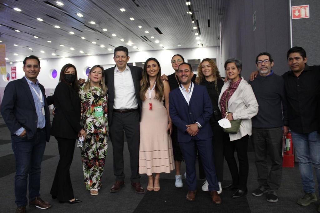 EmmaYerenas's tweet photo. Muchas felicidades @JCFloresMiramon por su cumpleaños y que cumpla muchos más y que se sigan cumpliendo todos sus sueños tanto en lo personal como en su vida profesional y aprovecho para agradecer todo el apoyo al nivel de Educación Física https://t.co/2rjn4e825p